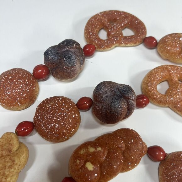 RARE Vintage Blow Mold Bread Pretzel Garland Tone strand over 110" - Picture 5 of 5